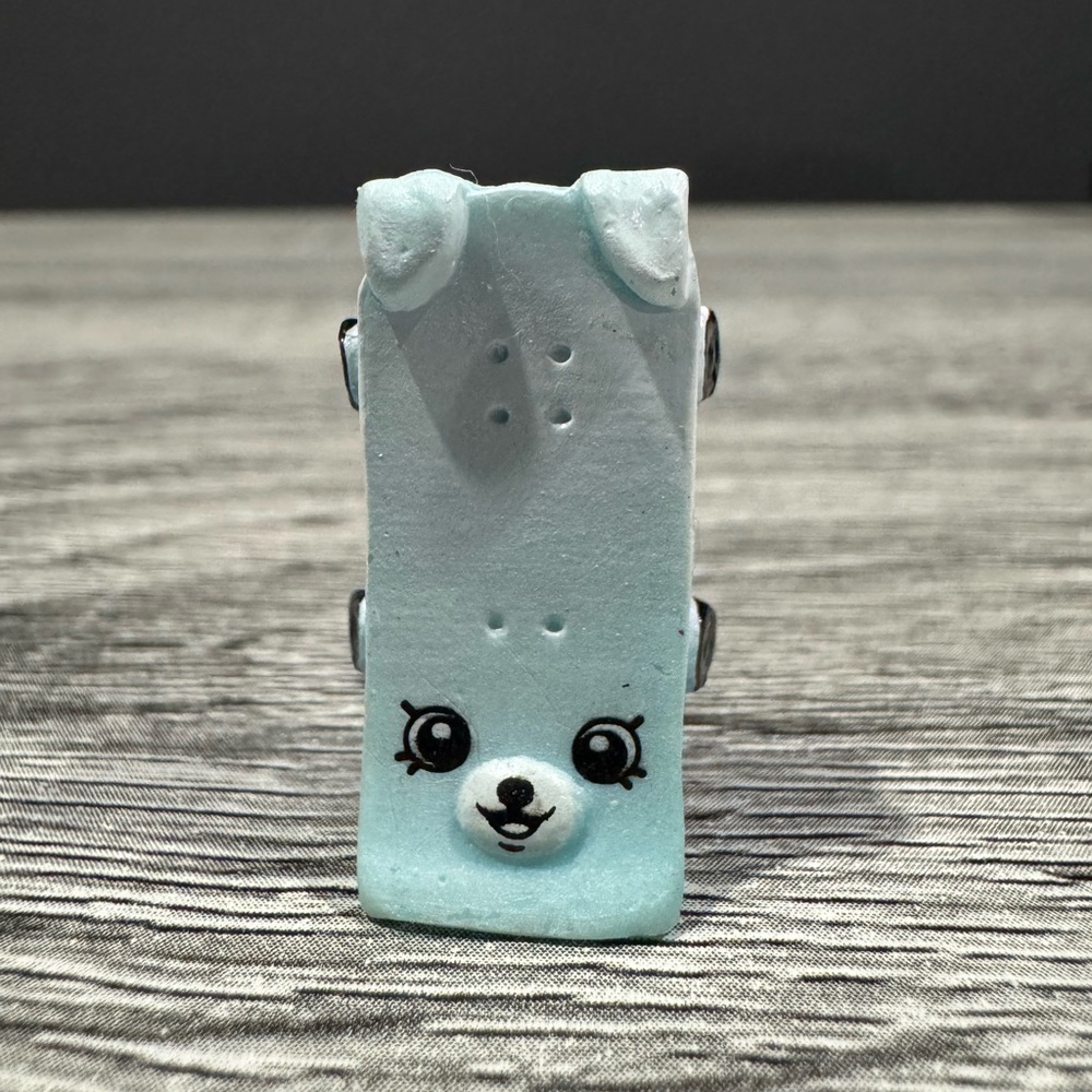 Shopkins | Sport: Katie Skateboard (5-002) - Mini Collectable Figure